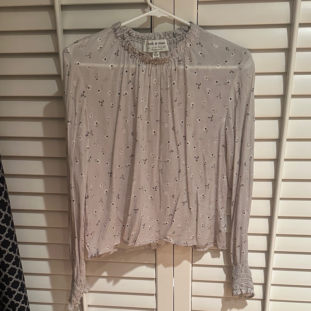 Women's Gray Floral Top